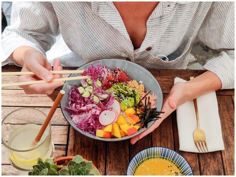 Healthy pre-surgery meal with nutrient-rich fruits and vegetables for optimal recovery.